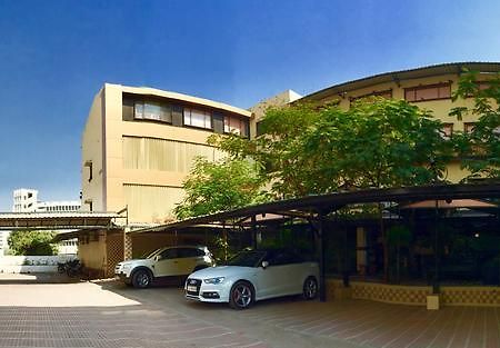 Hotel Orange Inn Sarkhej ภายนอก รูปภาพ