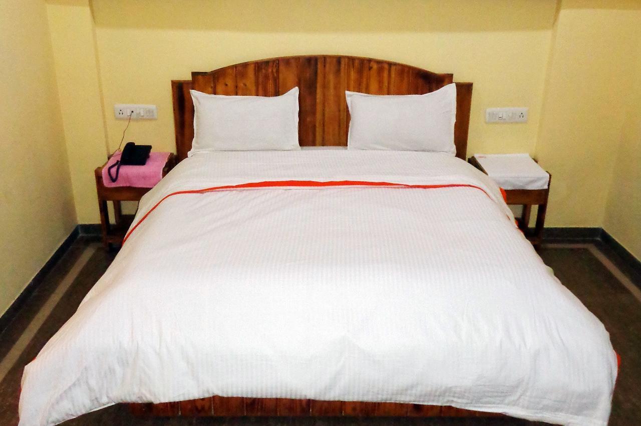 Hotel Orange Inn Sarkhej ภายนอก รูปภาพ