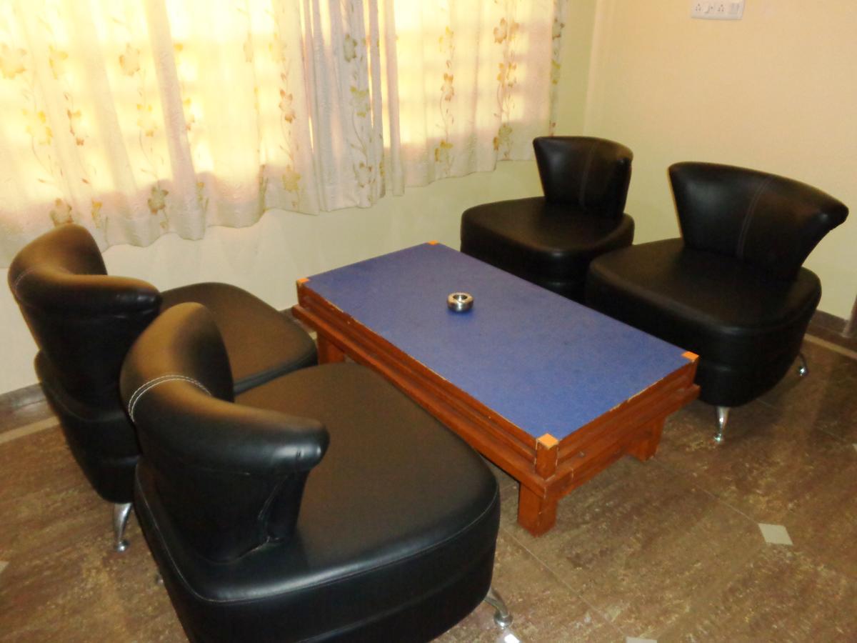 Hotel Orange Inn Sarkhej ภายนอก รูปภาพ
