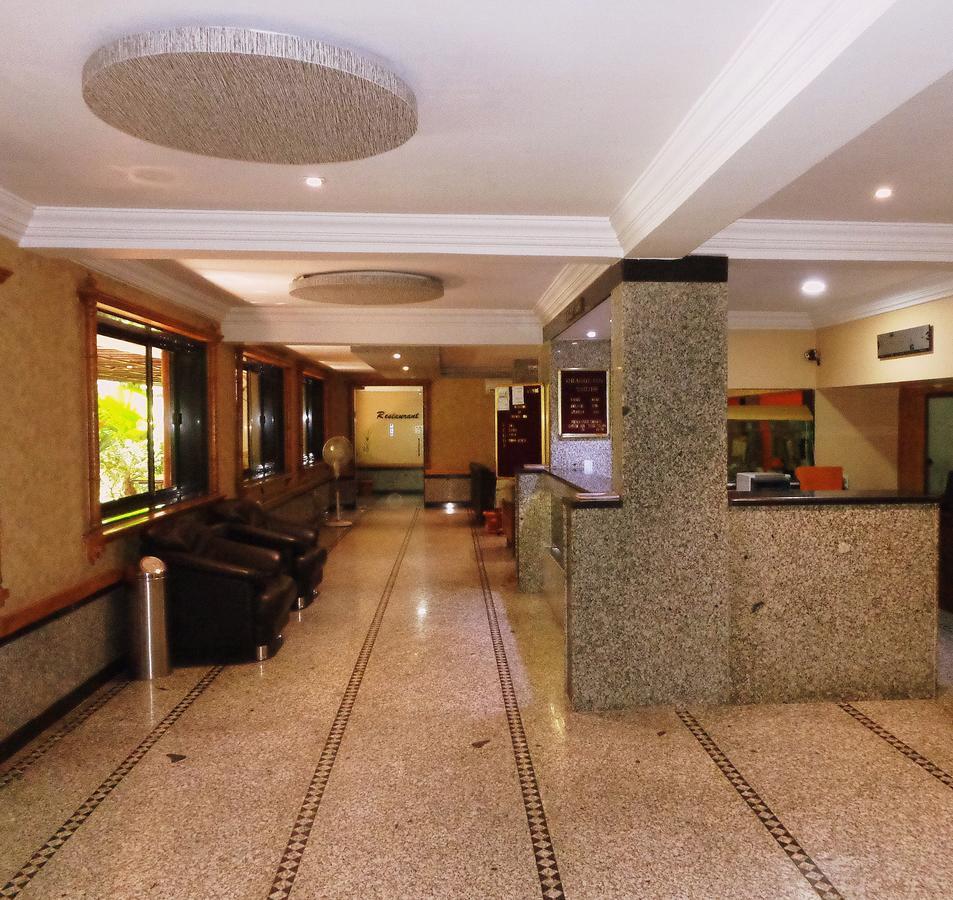 Hotel Orange Inn Sarkhej ภายนอก รูปภาพ