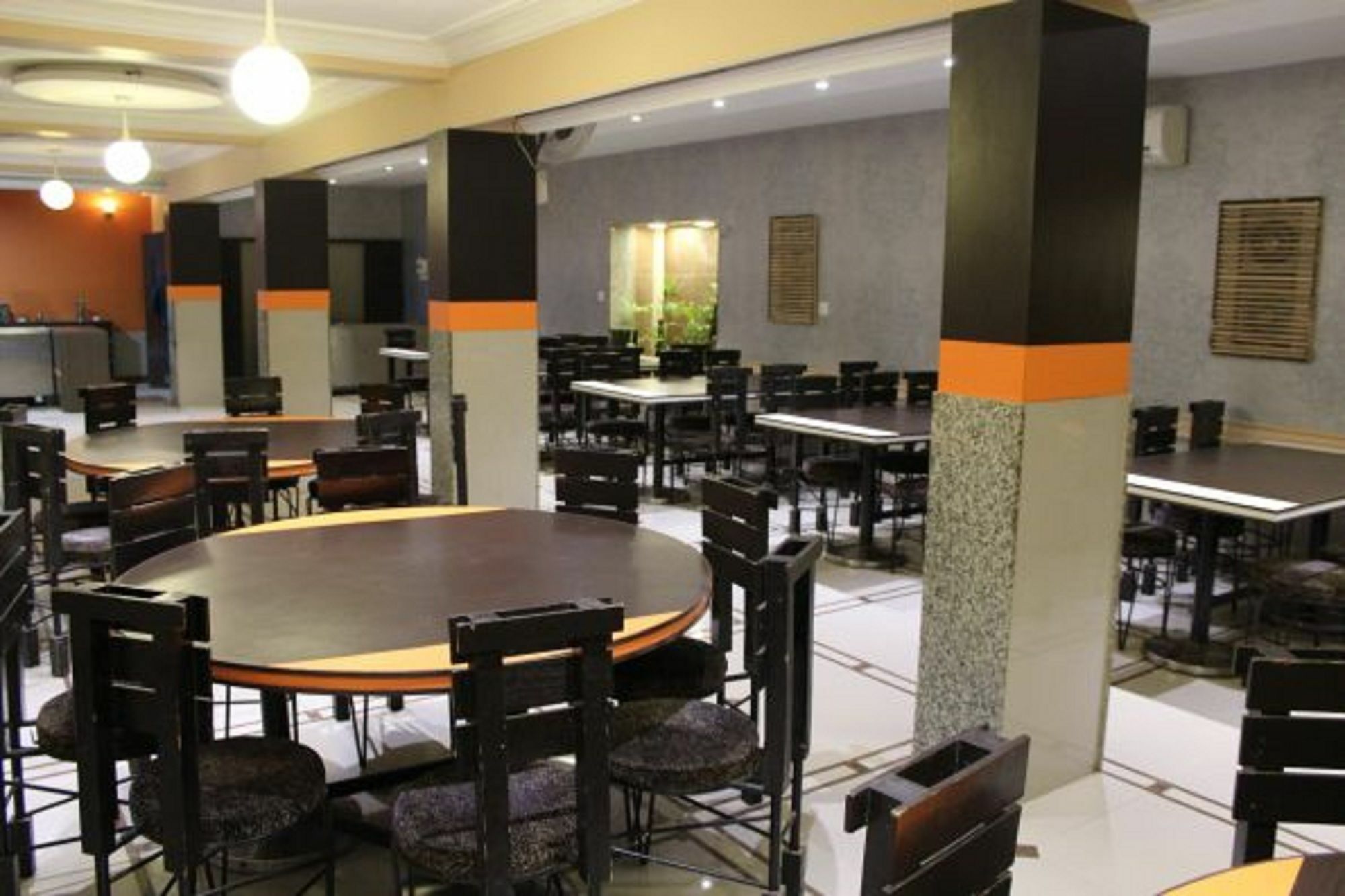 Hotel Orange Inn Sarkhej ภายนอก รูปภาพ
